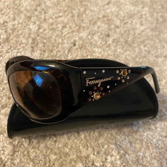Salvatore Ferragamo brown Sunglasses - Picture 3 of 4